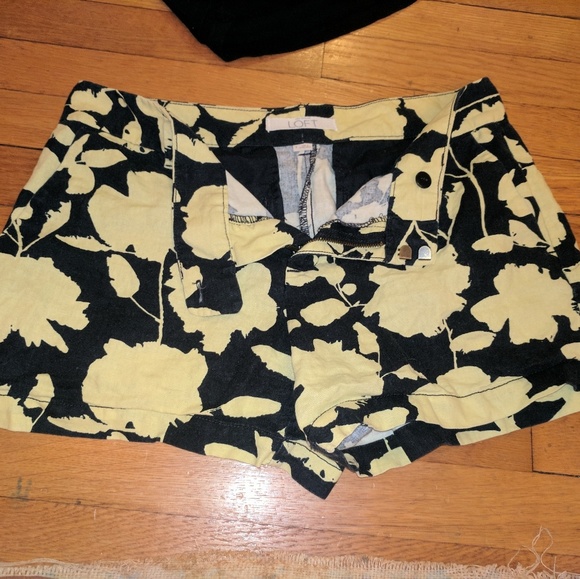 Vibrant and classy yellow flower LOFT shorts! - Picture 5 of 6